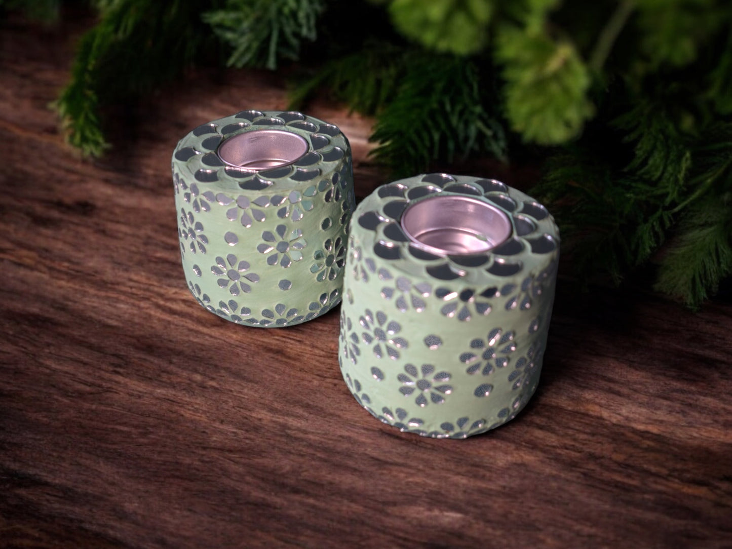 Floral candle holder green