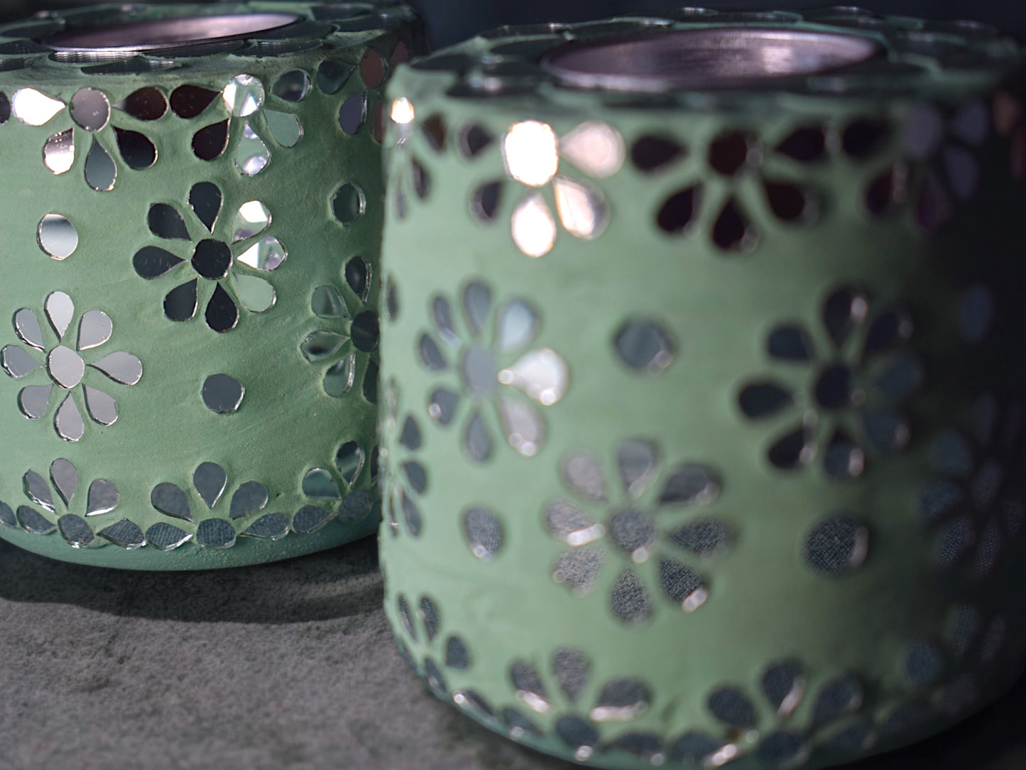 Floral candle holder green