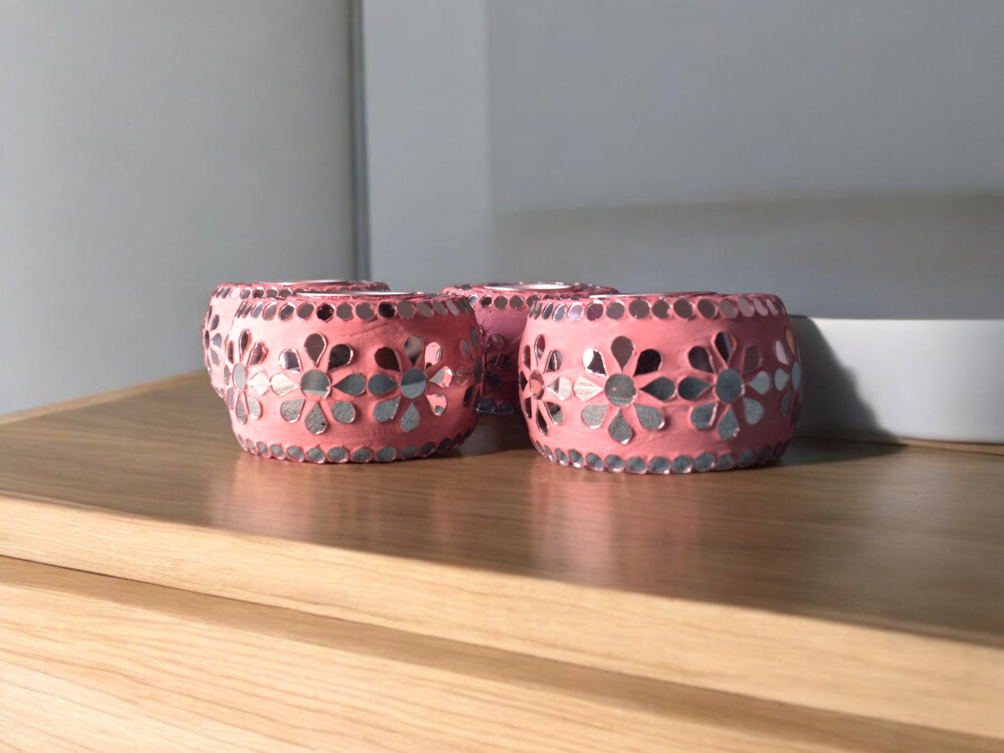 Leela floral tea light candle holder pink