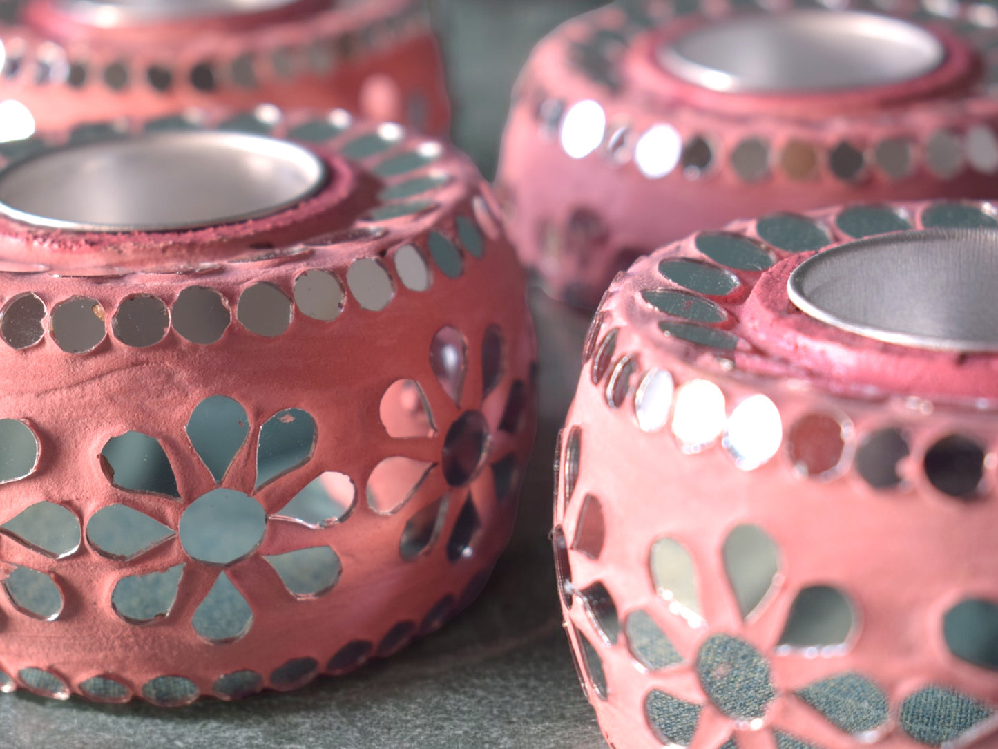 Leela floral tea light candle holder pink