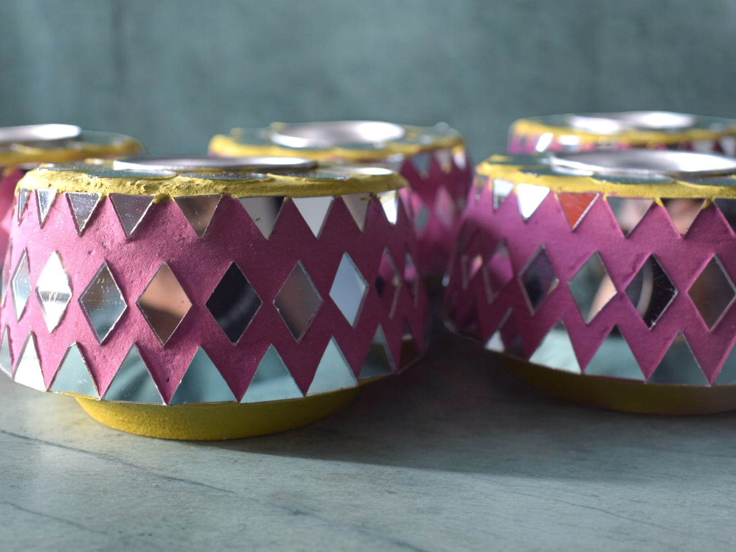 Sulu tea light candle holder maroon
