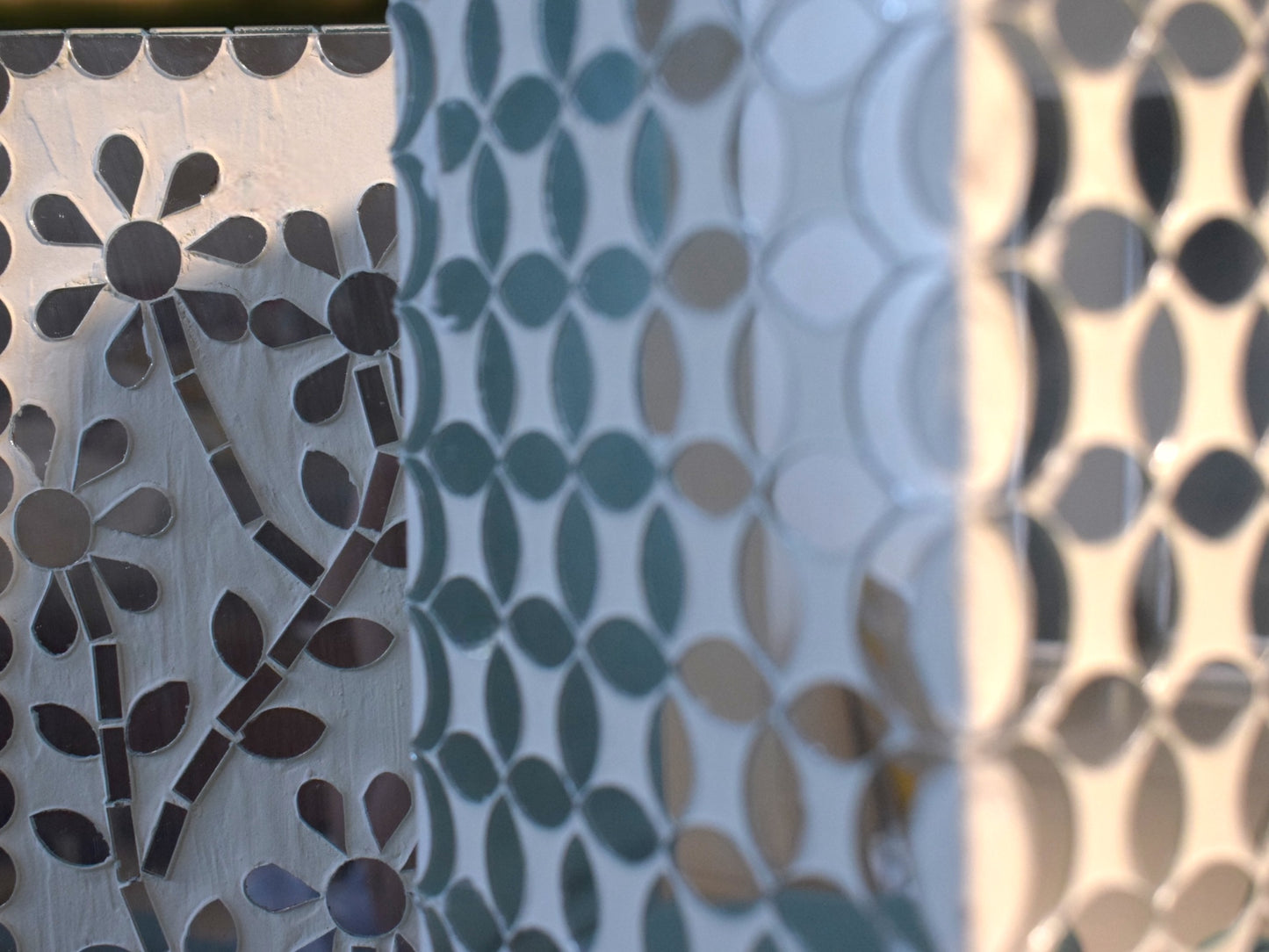 Geo mirror Vase in white