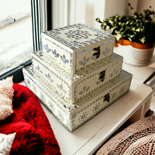 White jwellery box