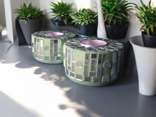 Jiya tea light candle holders green