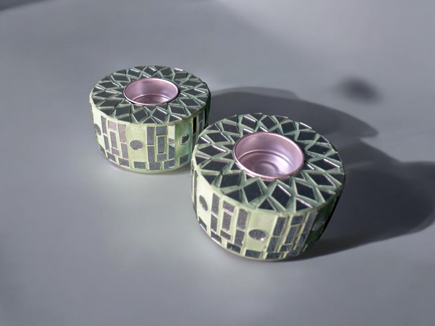 Jiya tea light candle holders green